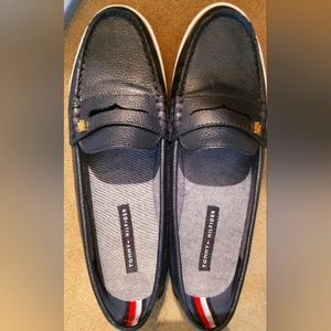 WOMEN'S TOMMY HILFIGER BOAT SHOES